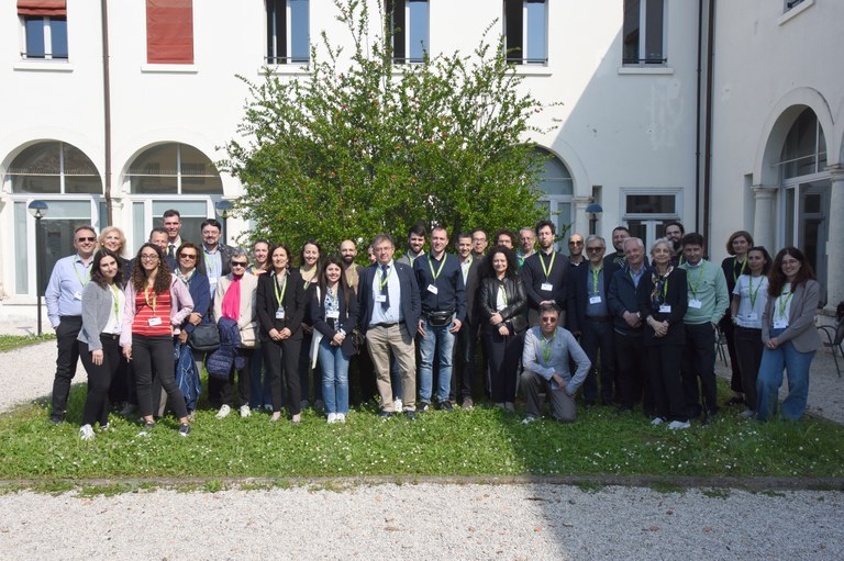 foto di gruppo INdAM Day Ferrara 2025 Professoressa Valeria Ruggiero
