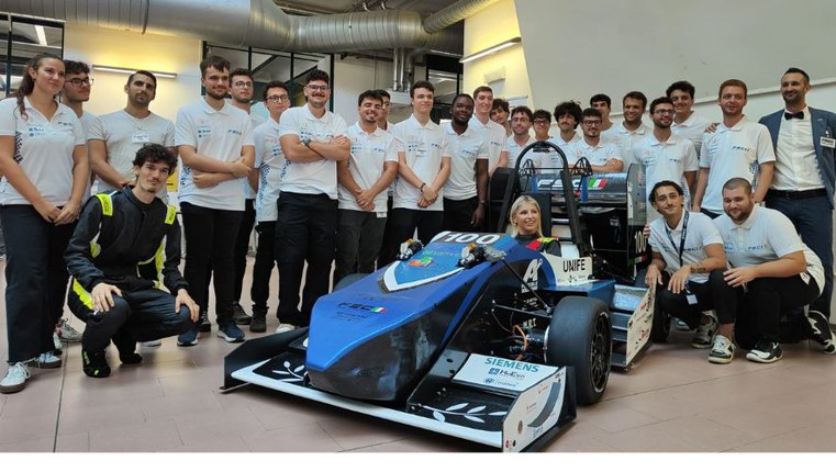 Dall’idea alla pista | Unife svela la nuova monoposto elettrica della Squadra di Formula Student Dall’idea alla pista | Unife svela la nuova monoposto elettrica della Squadra di Formula Student
